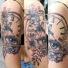 Auge mit Uhr
