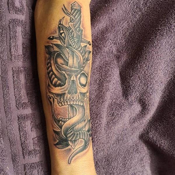 Snake, Skull and Dagger
