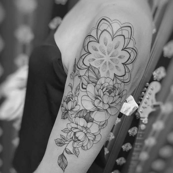 Mandala mit Pfingstrosen